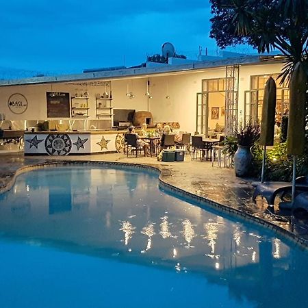 Fawlty Towers Accommodation & Activities Livingstone Exterior foto