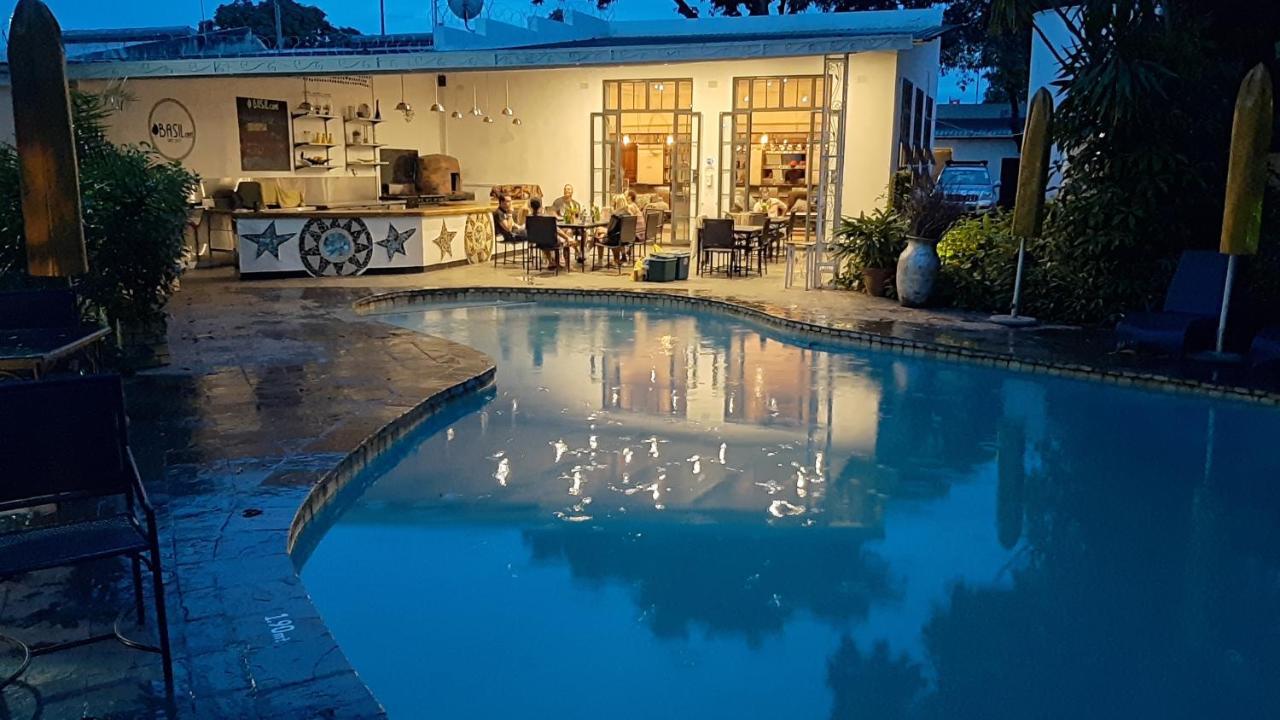Fawlty Towers Accommodation & Activities Livingstone Exterior foto