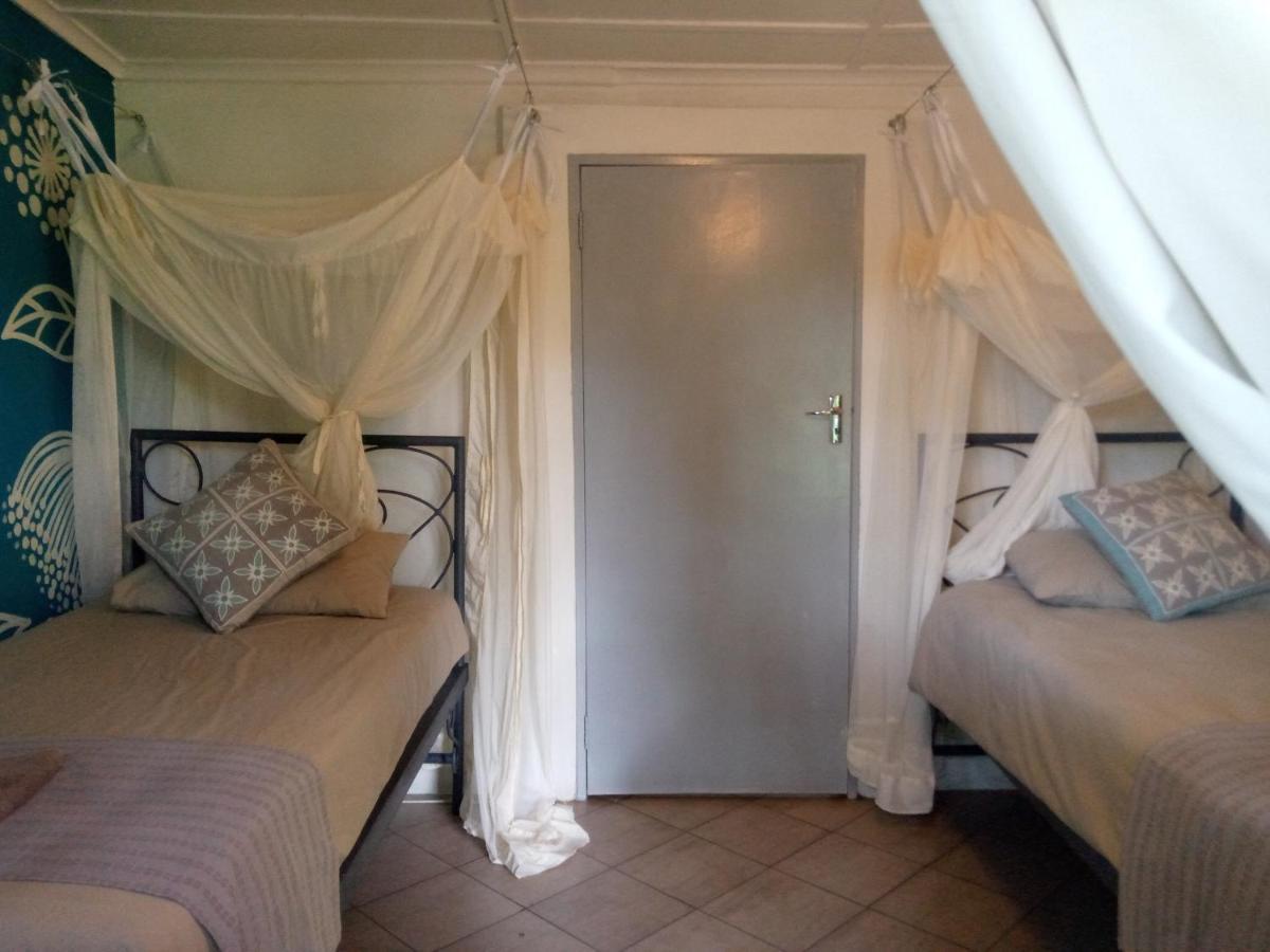 Fawlty Towers Accommodation & Activities Livingstone Exterior foto