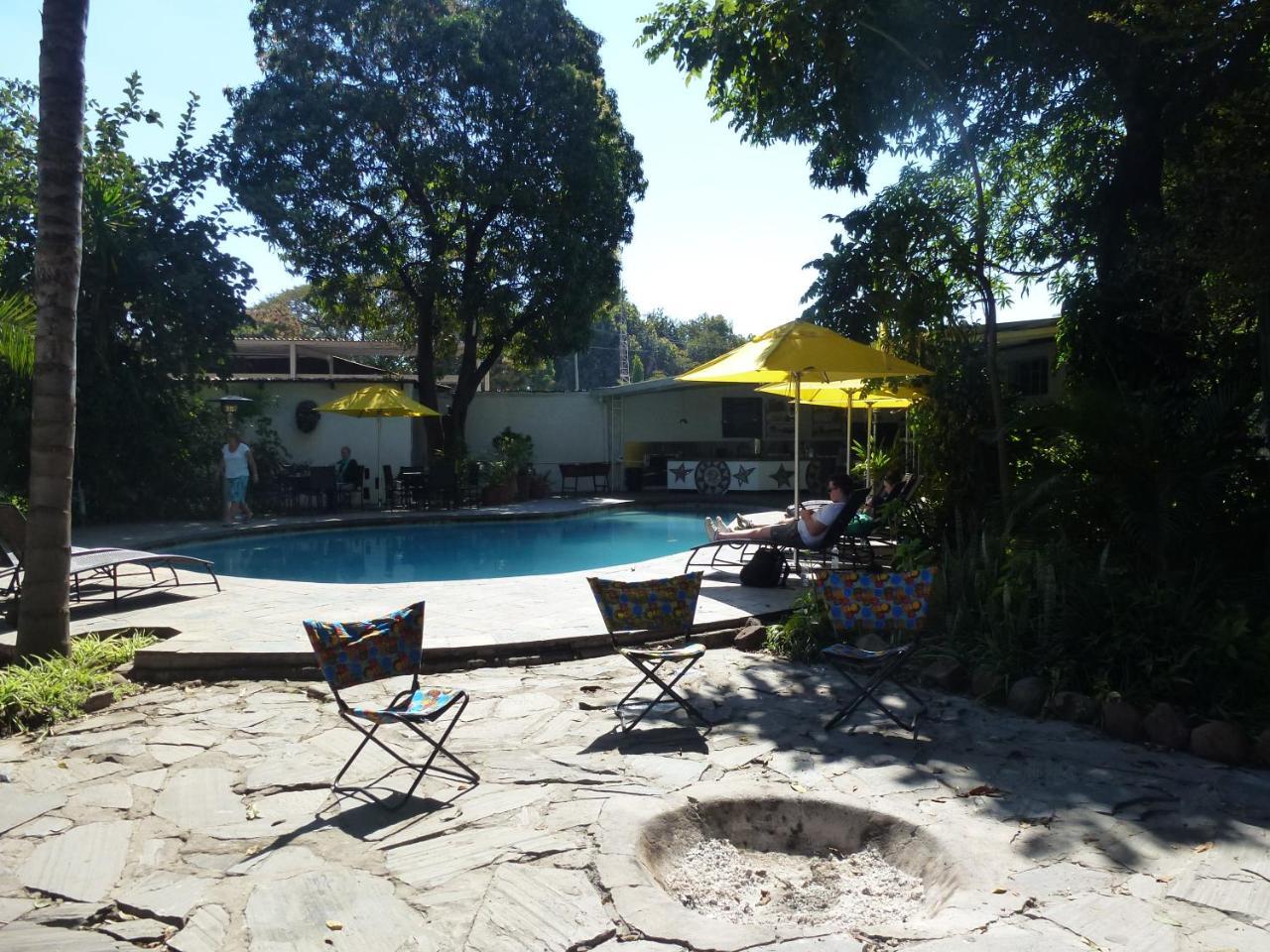 Fawlty Towers Accommodation & Activities Livingstone Exterior foto