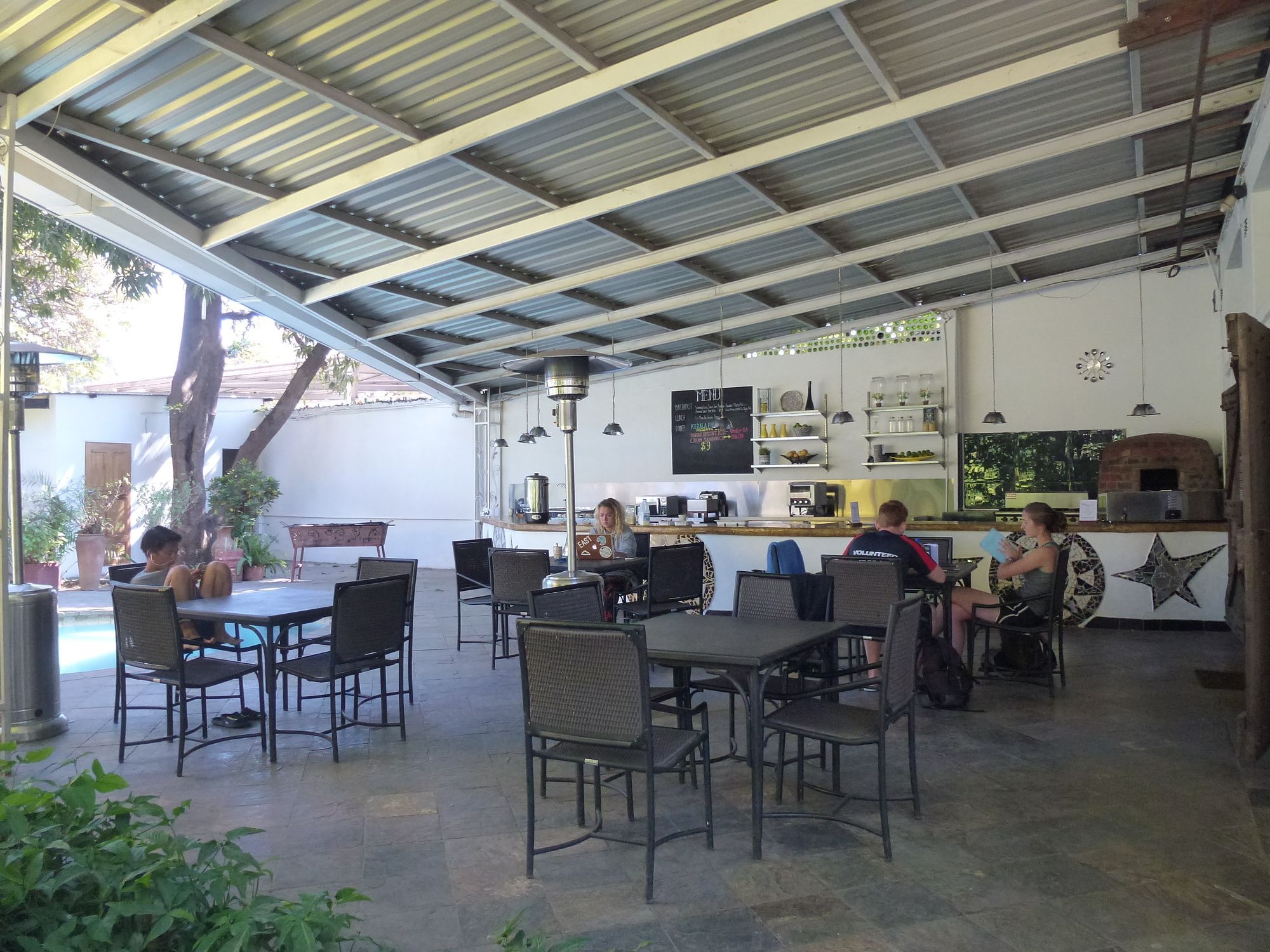 Fawlty Towers Accommodation & Activities Livingstone Exterior foto